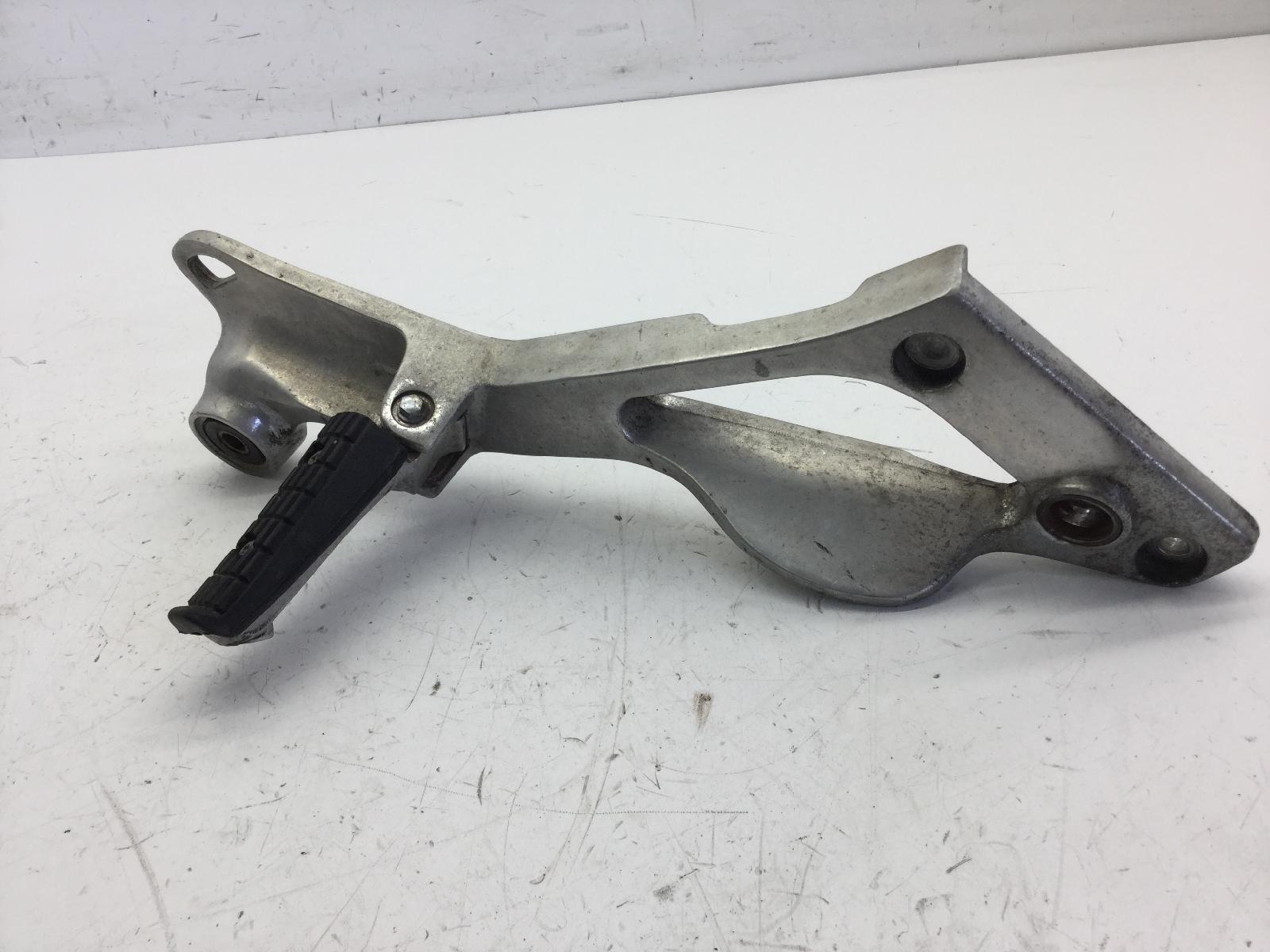 Yamaha tdm 850 pedana posteriore destra + supporto 2000 2001 4tx00