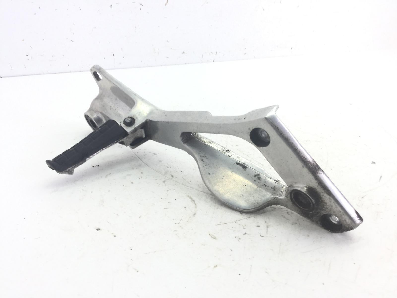 Yamaha tdm 850 pedana posteriore poggiapiede destra e supporto 2000 2001 4tx00