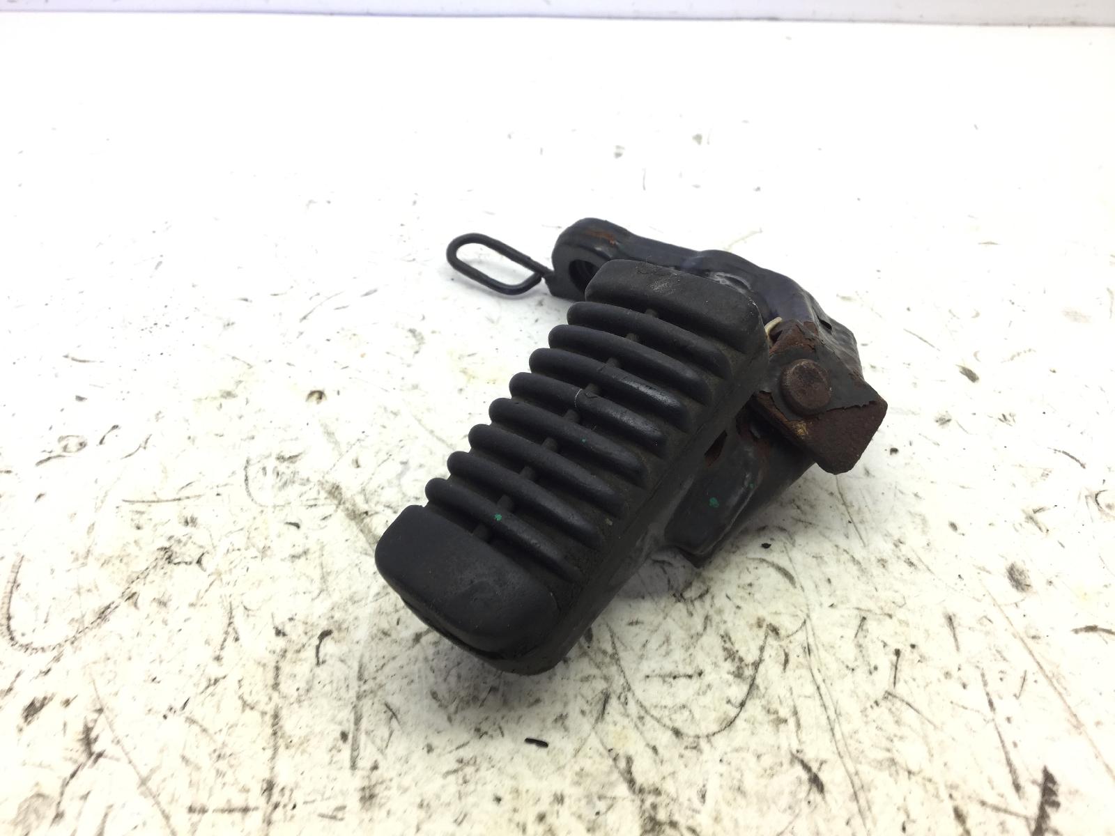 Bmw f 650 pedana poggiapiede anteriore destra e gomma 1995 1995 wb10162a8xxa