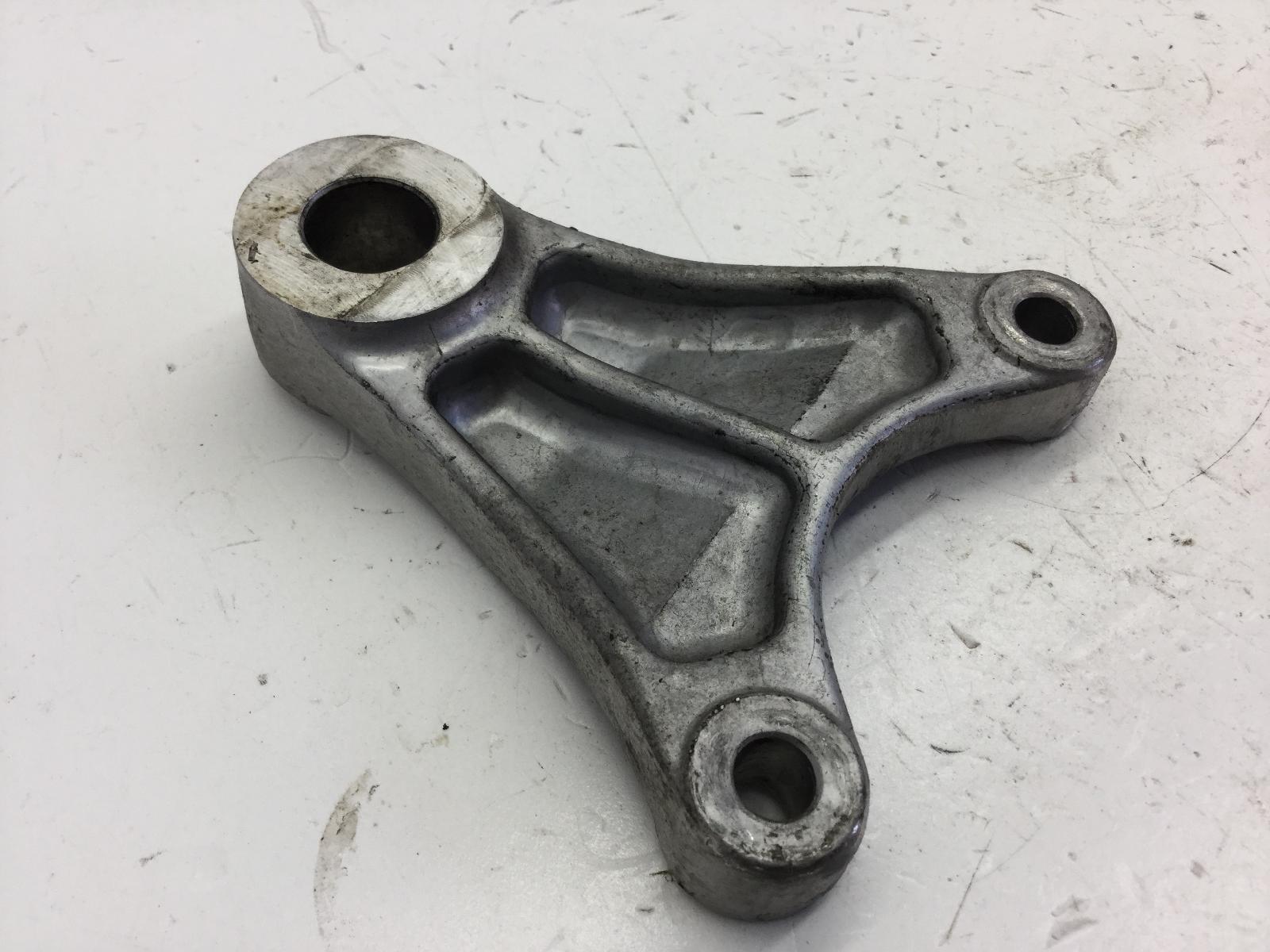 Suzuki sv 650 staffa supporto pinza freno posteriore 2001 2002 av133