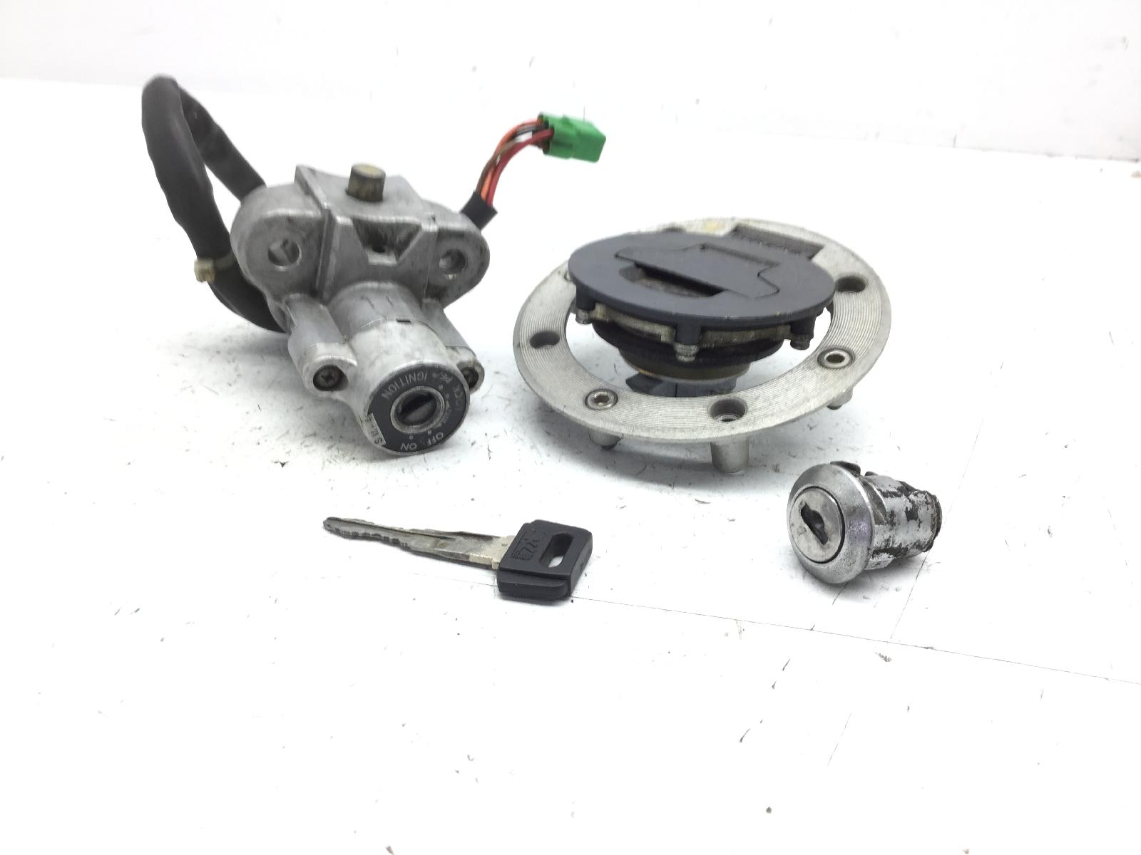 Suzuki sv 650 blocchetto chiave accensioe tappo serbatoio serratura 2001 2002 av133