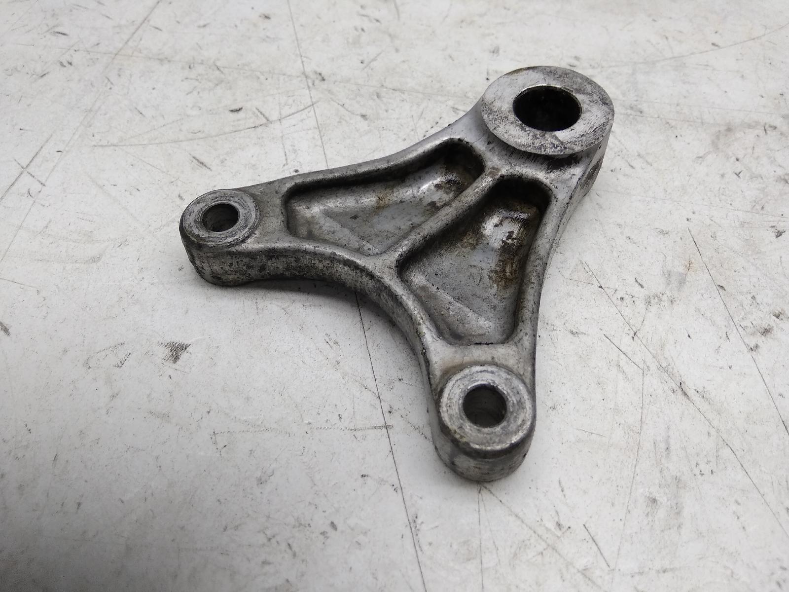 Suzuki sv 650 staffa supporto pinza freno posteriore 2001 2002 av133