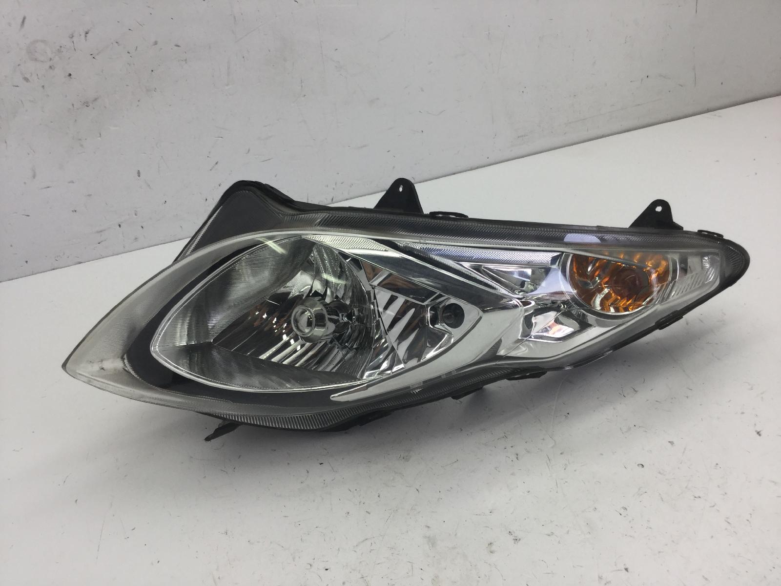 Suzuki burgman an 400 faro fanale anteriore sinistro con attacco rotto 2008 2008