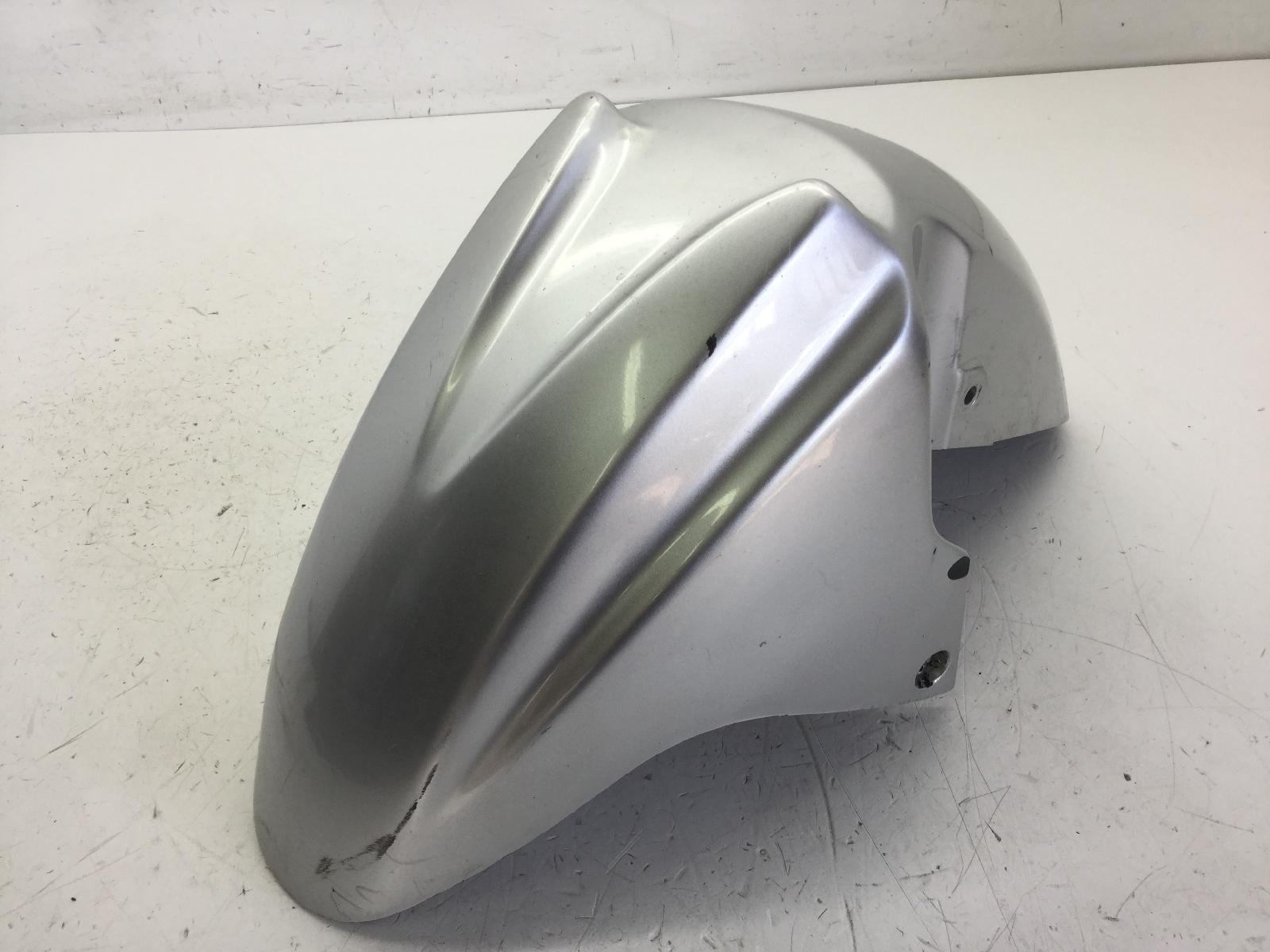 Suzuki burgman an 250 parafango ruota anteriore con piccola crepa 2001 2002 an111