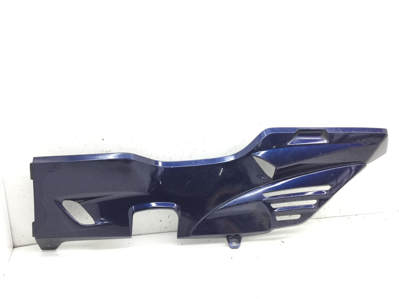 Suzuki burgman an 250 carena sottopedana sinistra - piccola crepa 2001 2002 an111