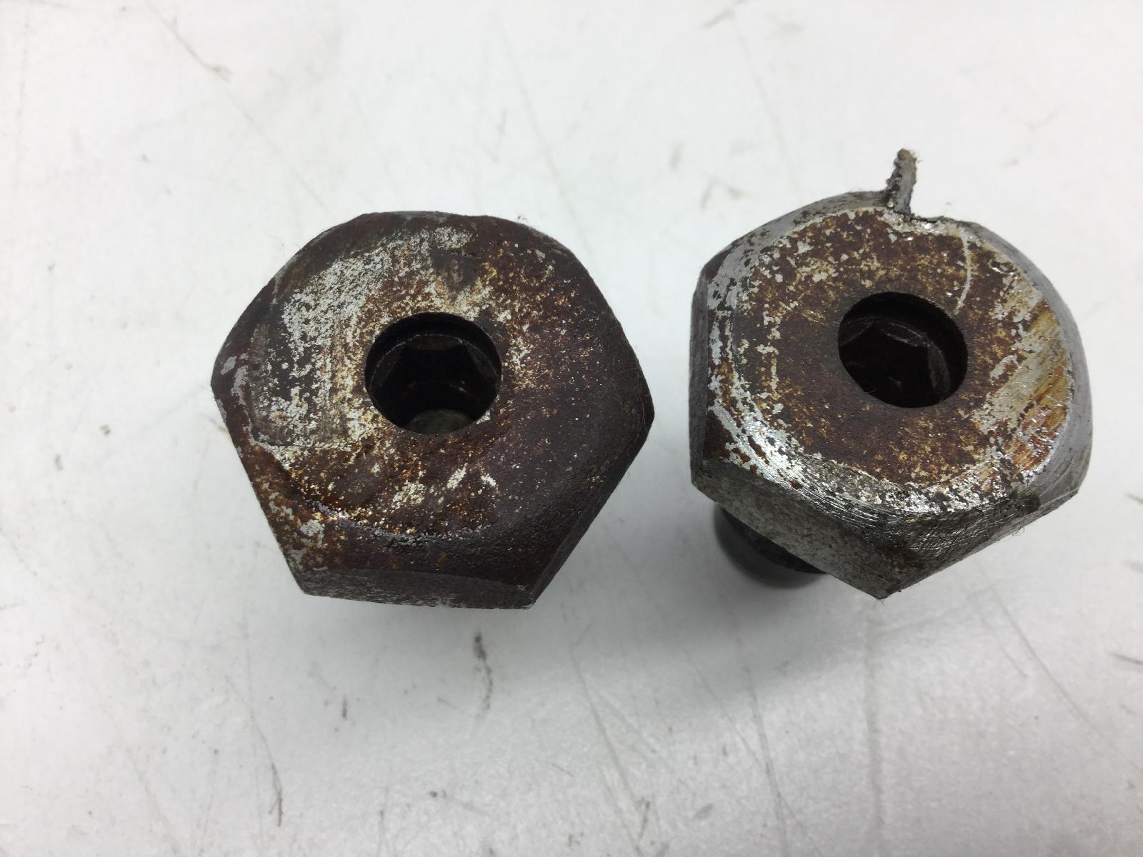 Moto guzzi v35 v 35 350 gu14547800 + gu19547000 dadi perni perno forcellone 1981 1981 pd16979