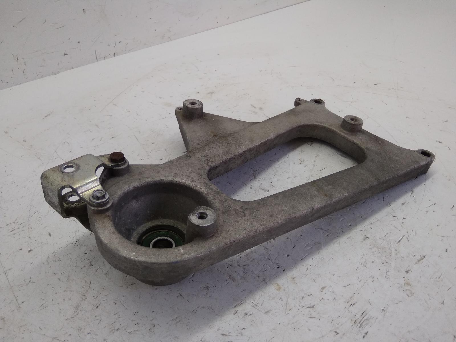Piaggio beverly 500 staffa supporto scarico marmitta 2002 2004 m34100