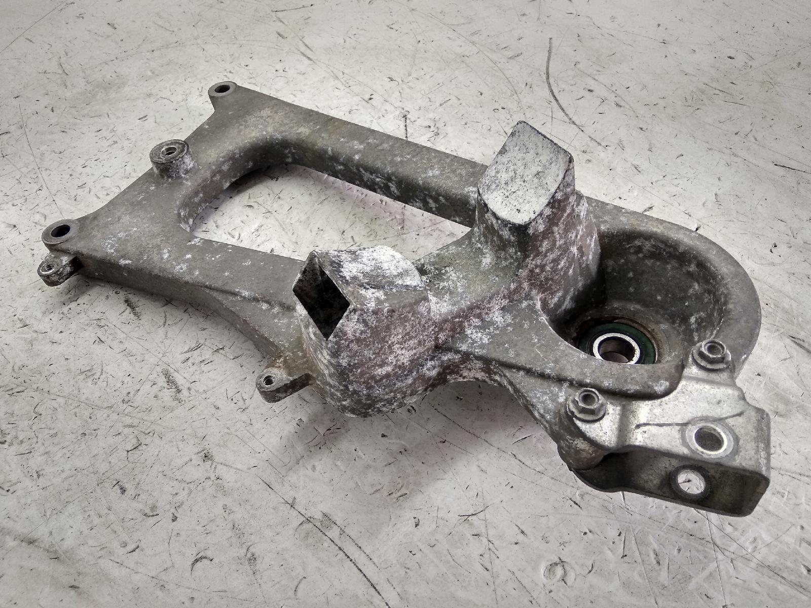 Piaggio beverly 500 staffa supporto scarico marmitta 2002 2004 m34100