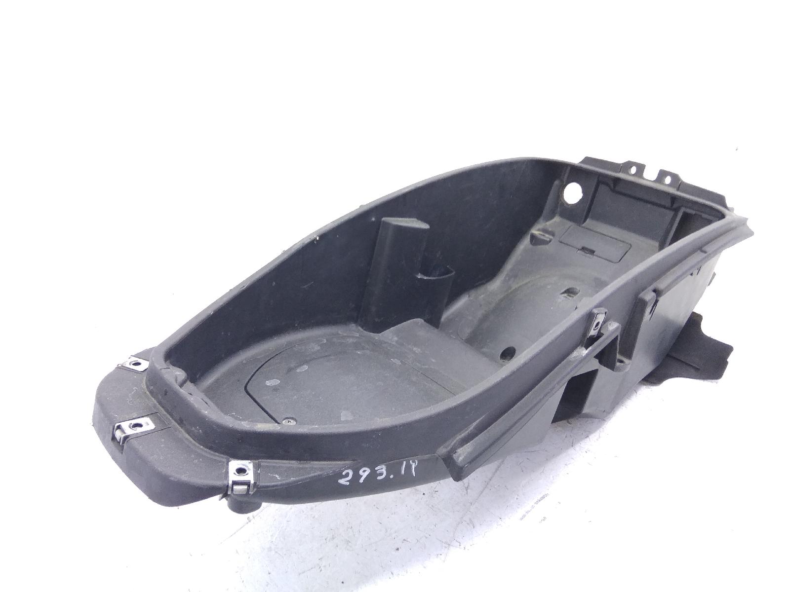 Piaggio beverly 500 carena vano sottosella 2002 2004 m34100