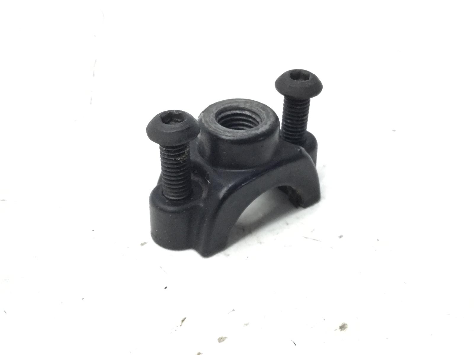 Cavallotto pompa freno anteriore destra piaggio beverly 500 2002 2004 m34100
