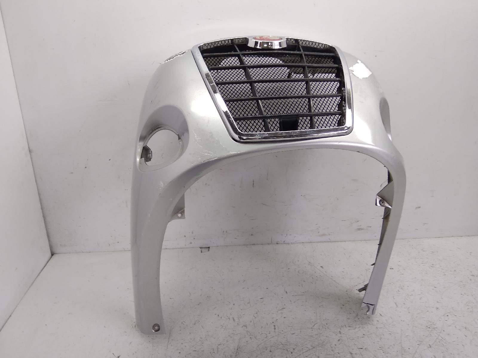 Kymco people lc 250 carena scudo anteriore con attacco e varie alette rotte 2003 2004 b50000