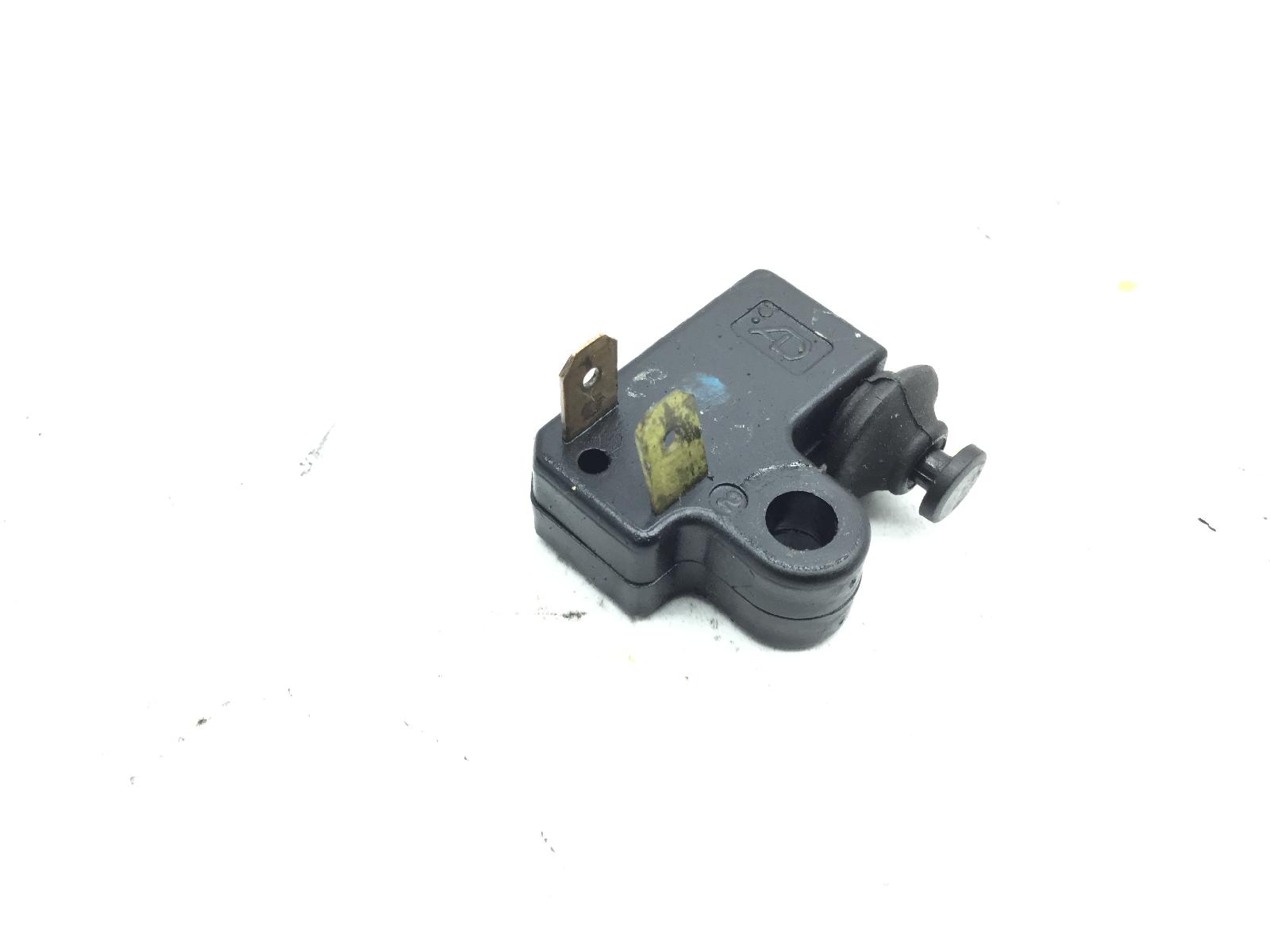 Yamaha x-max yp r 250 sensore interruttore stop freno anteriore 2010 2012 sg221