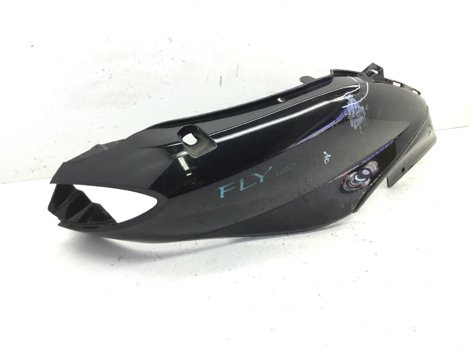 Piaggio fly 150 carena fiancata posteriore destra con crepa 2005 2007 m42200