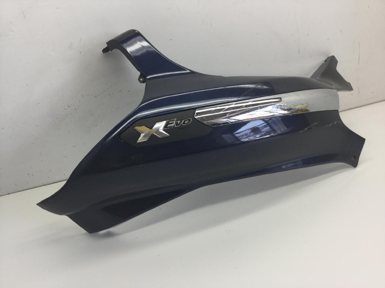 Piaggio x evo 125 carena fiancata posteriore destra 2007 2016 m36601