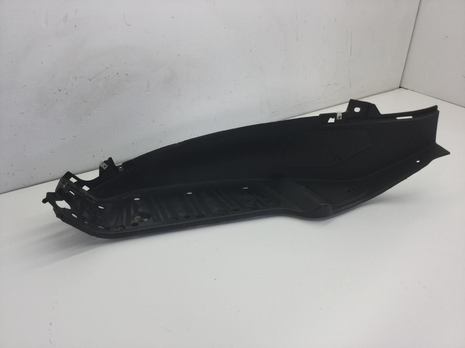 Piaggio x evo 125 carena pedana poggiapiedi destra 2007 2016 m36601