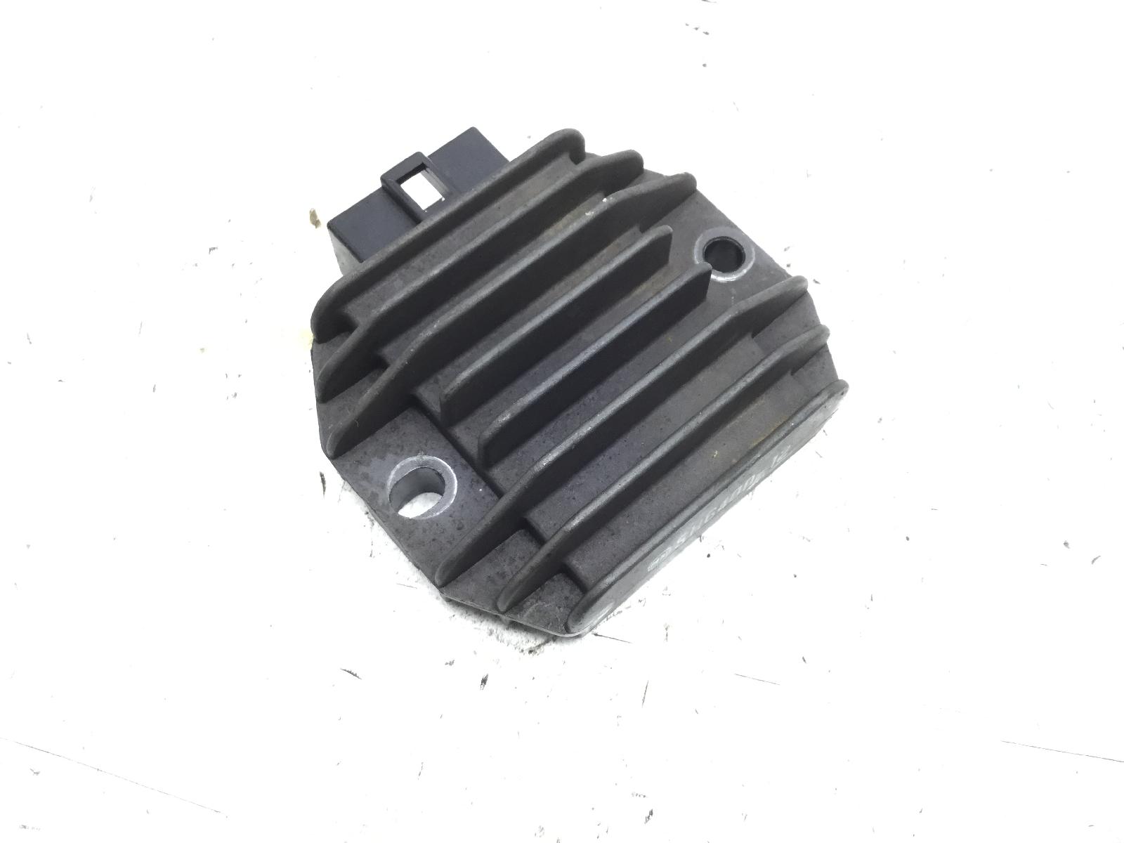 Piaggio liberty 150 regolatore tensione impianto elettrico 2001 2002 m2200
