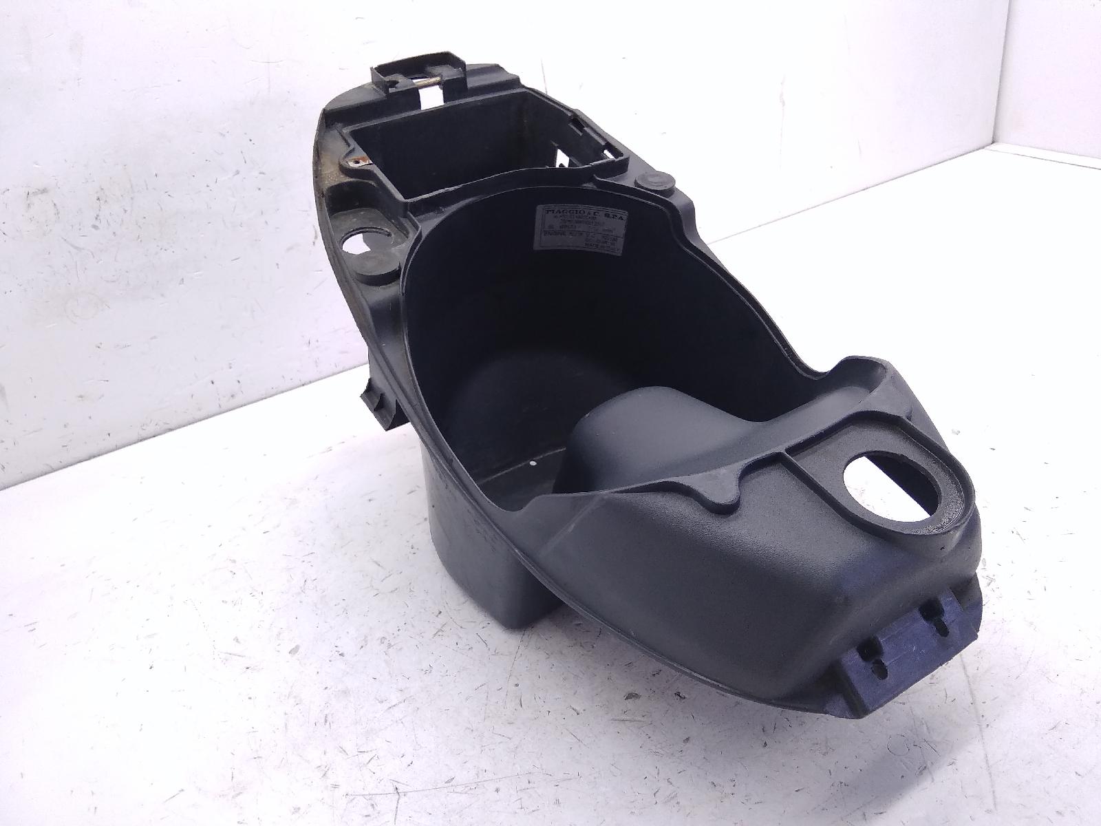 Piaggio liberty 150 carena vano sottosella 2001 2002 m2200