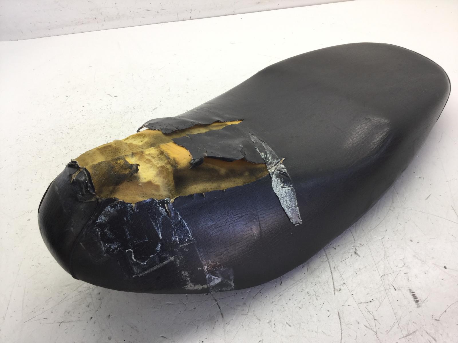 Piaggio liberty 2t 50 sella saddle con fodera strappata e gomma usurata 2006 2006 c42100