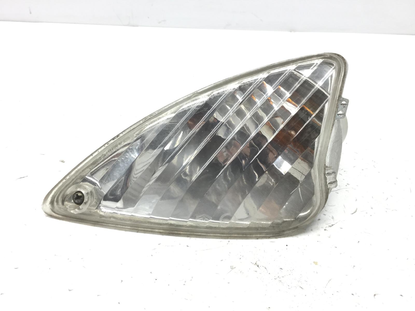 Piaggio liberty 2t 50 freccia anteriore sinistra con crepa 2006 2006 c42100