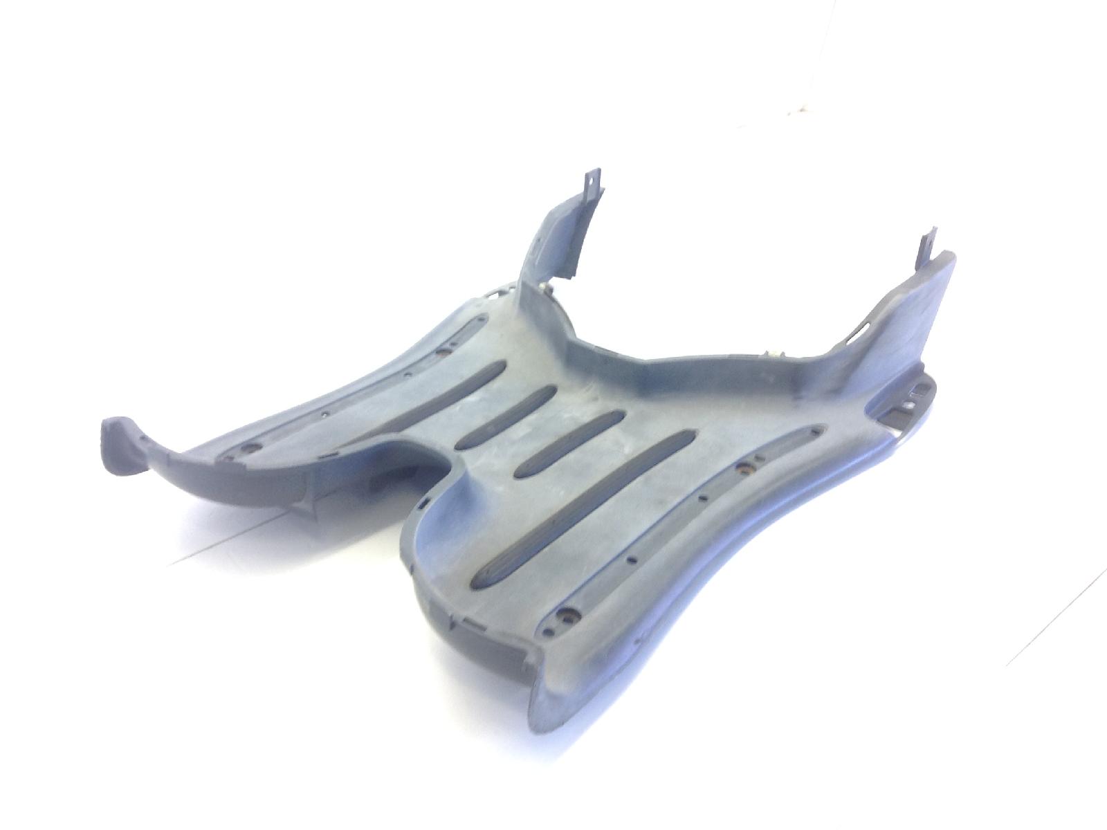 Piaggio liberty 2t 50 carena pedana pavimento poggiapiedi 2006 2006 c42100