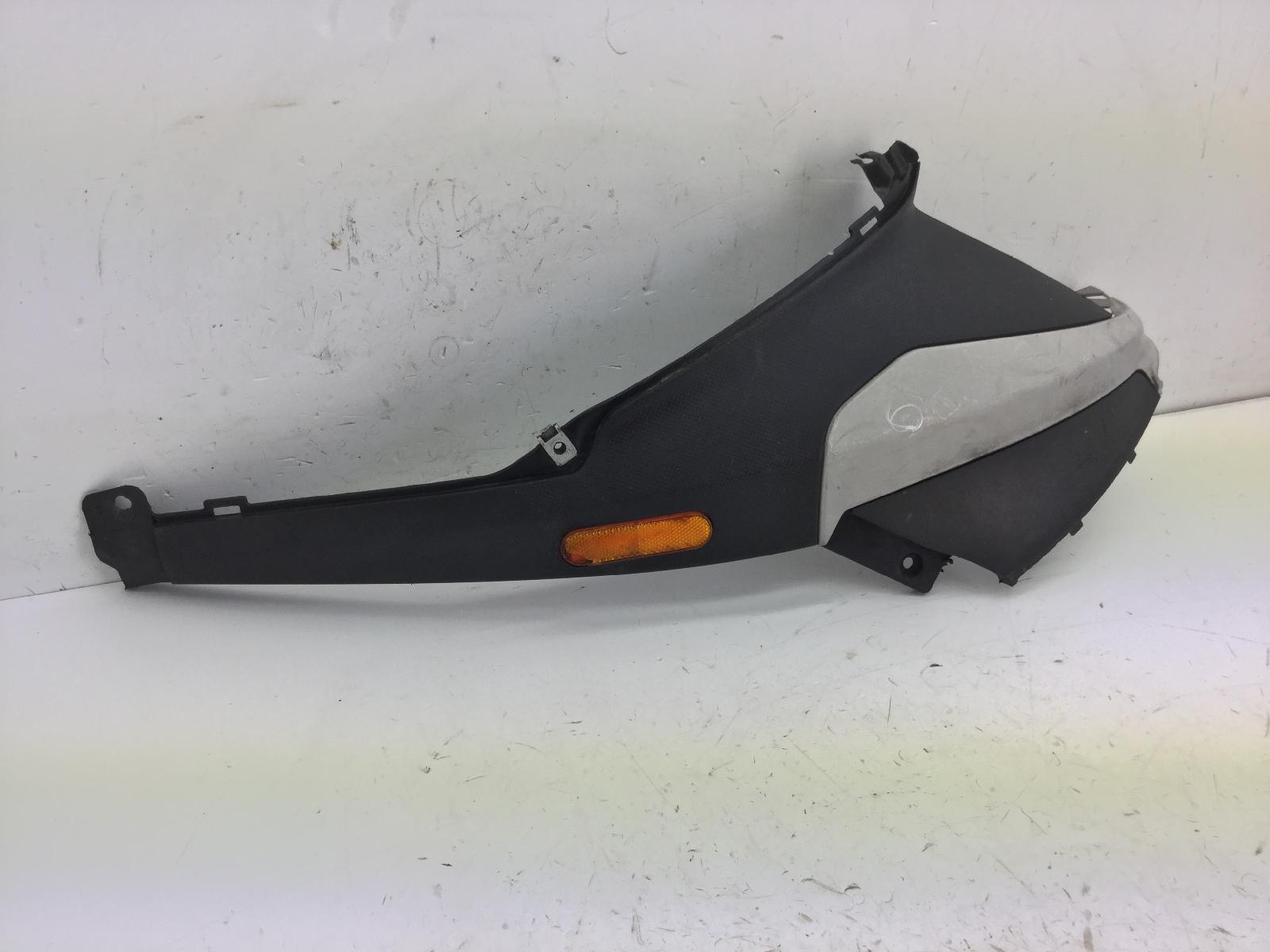 Piaggio nrg power dt 50 carena fianchetto destro con piolo rotto 2007 2015 c45300
