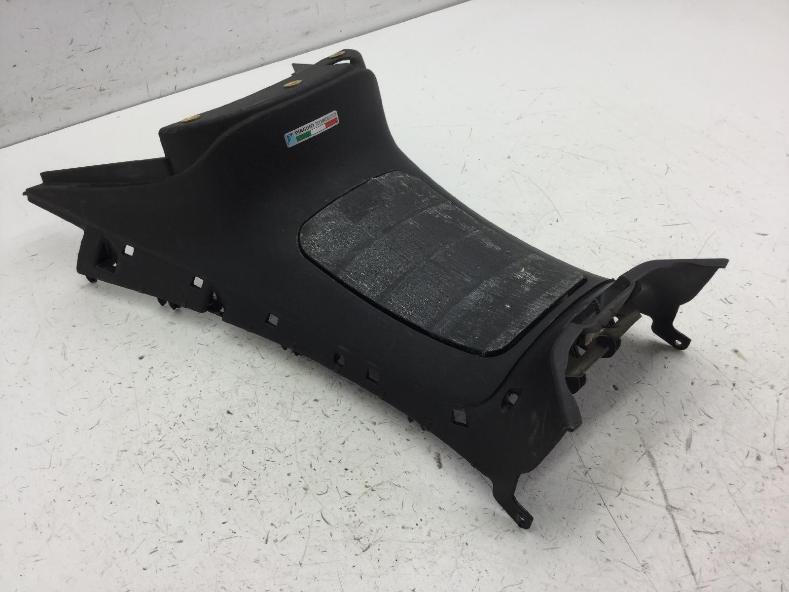 Piaggio mp3 ie mic 300 carena tunnel centrale + sportello 2010 2011 m63301