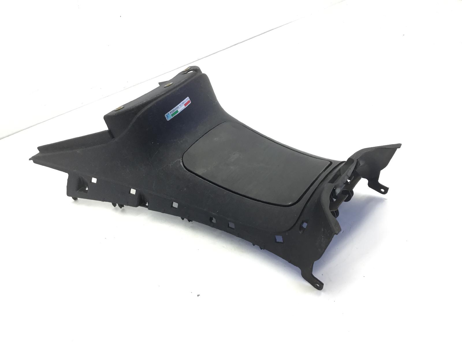 Piaggio mp3 ie mic 300 carena tunnel pedana centrale e sportello 2010 2011 m63301