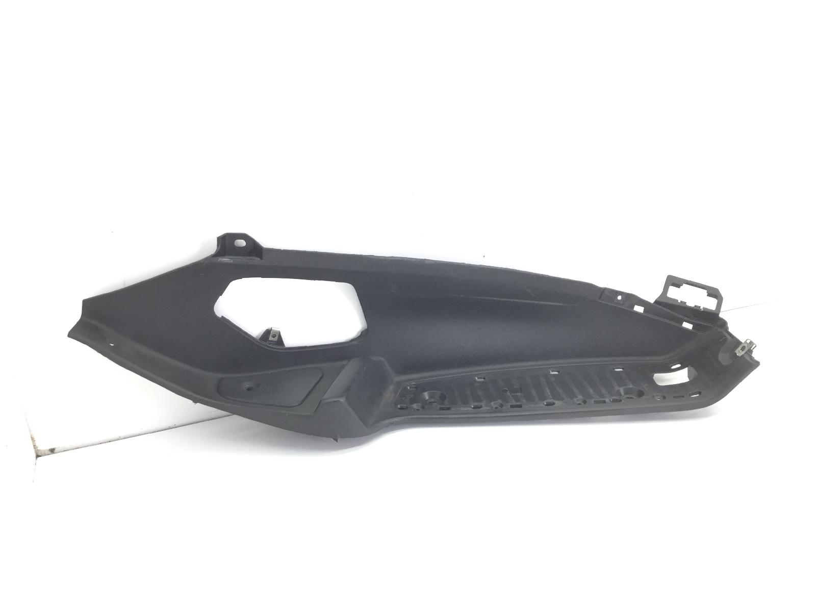 Piaggio mp3 ie mic 300 carena pedana pavimento poggiapiedi 2010 2011 m63301