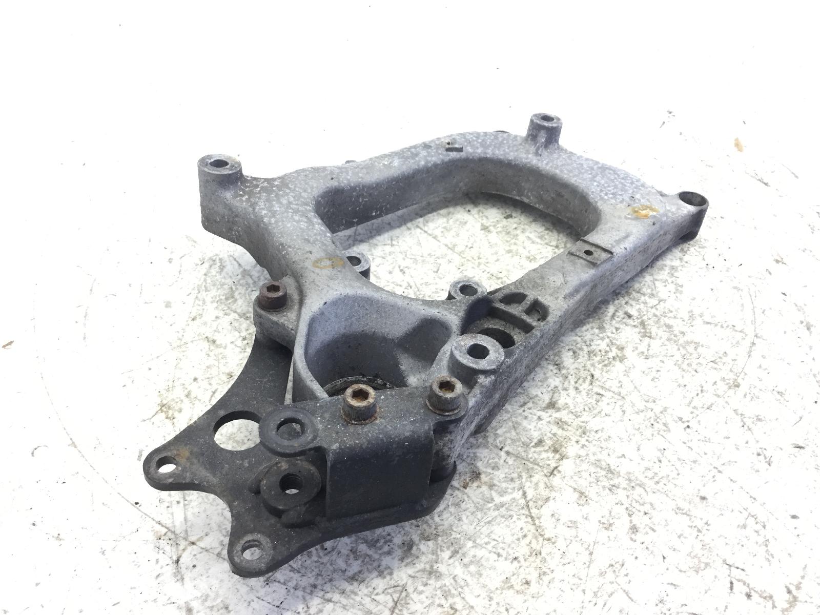 Piaggio mp3 ie mic 300 staffa supporto scarico marmitta 2010 2011 m63301