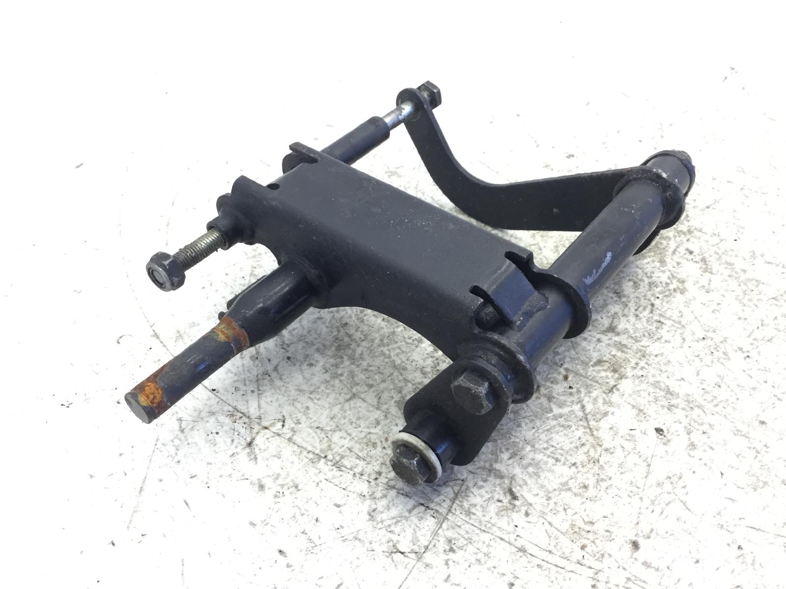 Piaggio mp3 ie mic 300 staffa supporto motore braccio oscillante 2010 2011 m63301