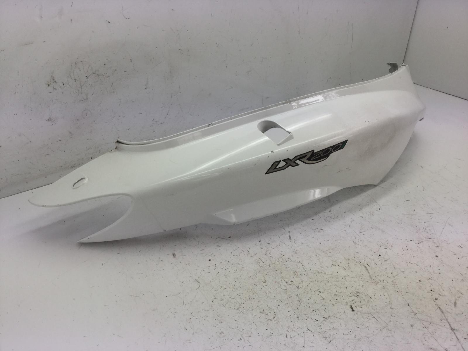 Peugeot lxr i 200 carena fiancata posteriore destra con aletta rotta 2009 2009 vgalh18wx9s