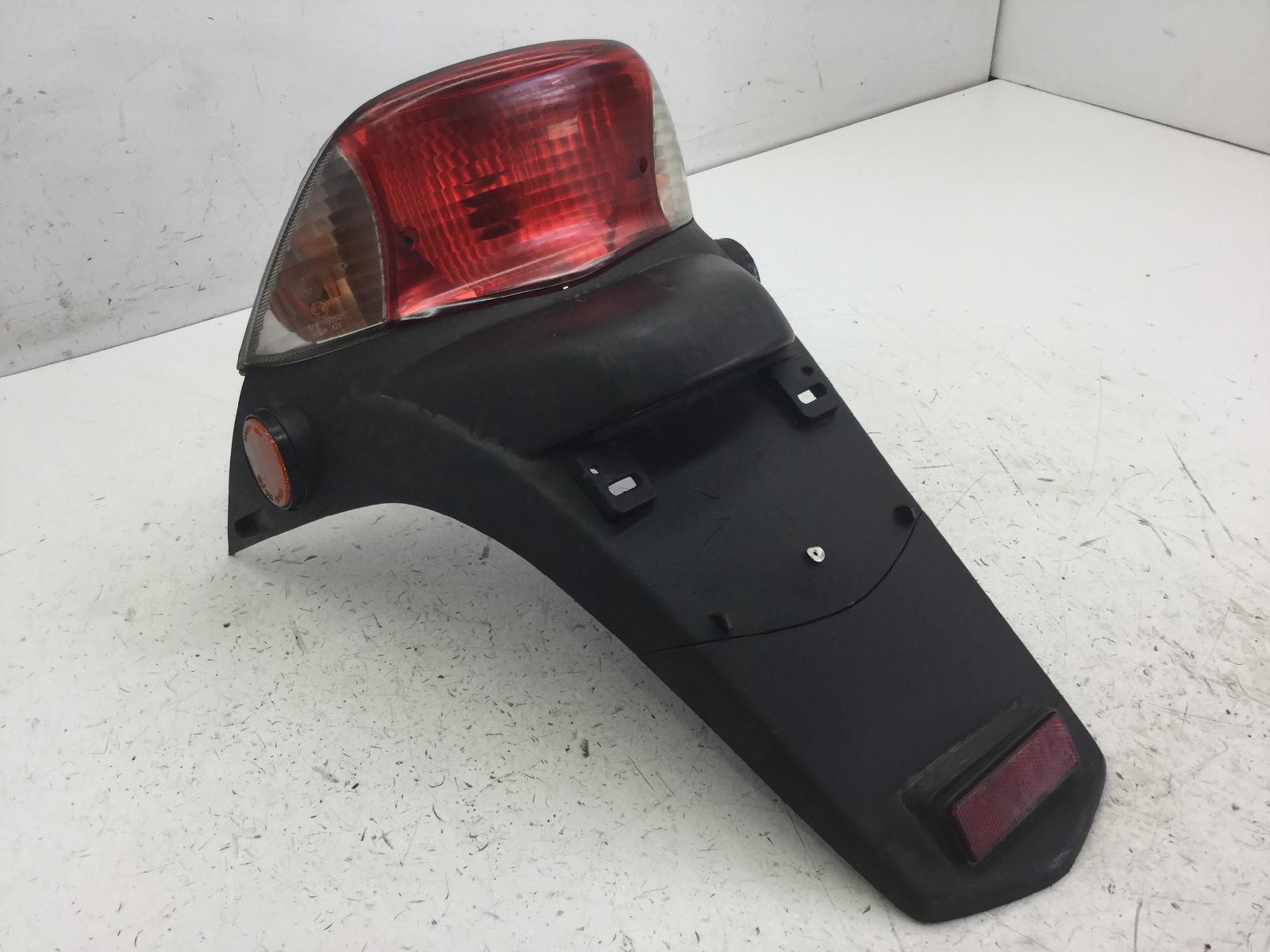 Kymco b&w bet e win 250 faro fanale frecce posteriore e porta targa 2000 2002 s70000