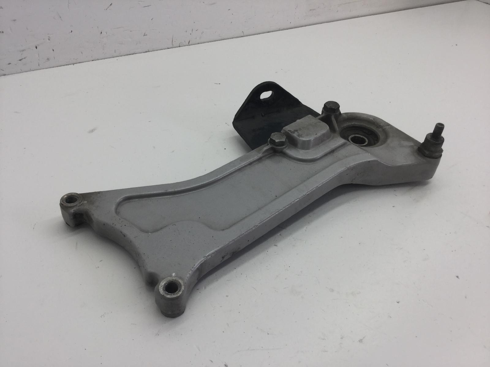 Aprilia scarabeo 250 staffa supporto scarico marmitta 2004 2006 tdb01