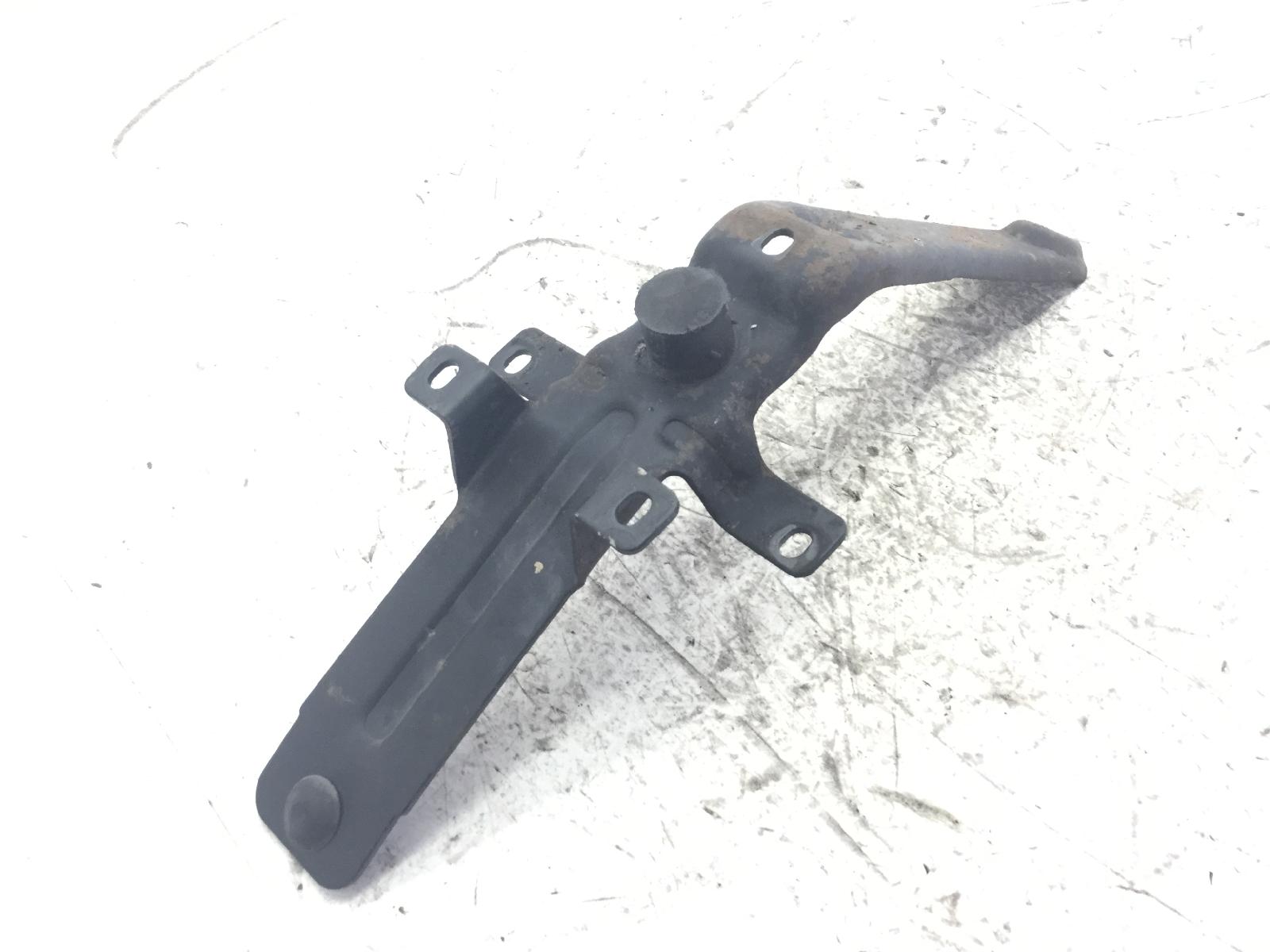 Aprilia scarabeo 250 staffa supporto parafango anteriore 2004 2006 tdb01