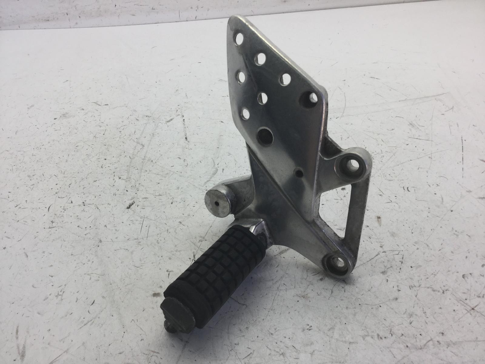 Honda cbr r 125 pedana anteriore destra + supporto 2007 2007 mlhjc39a