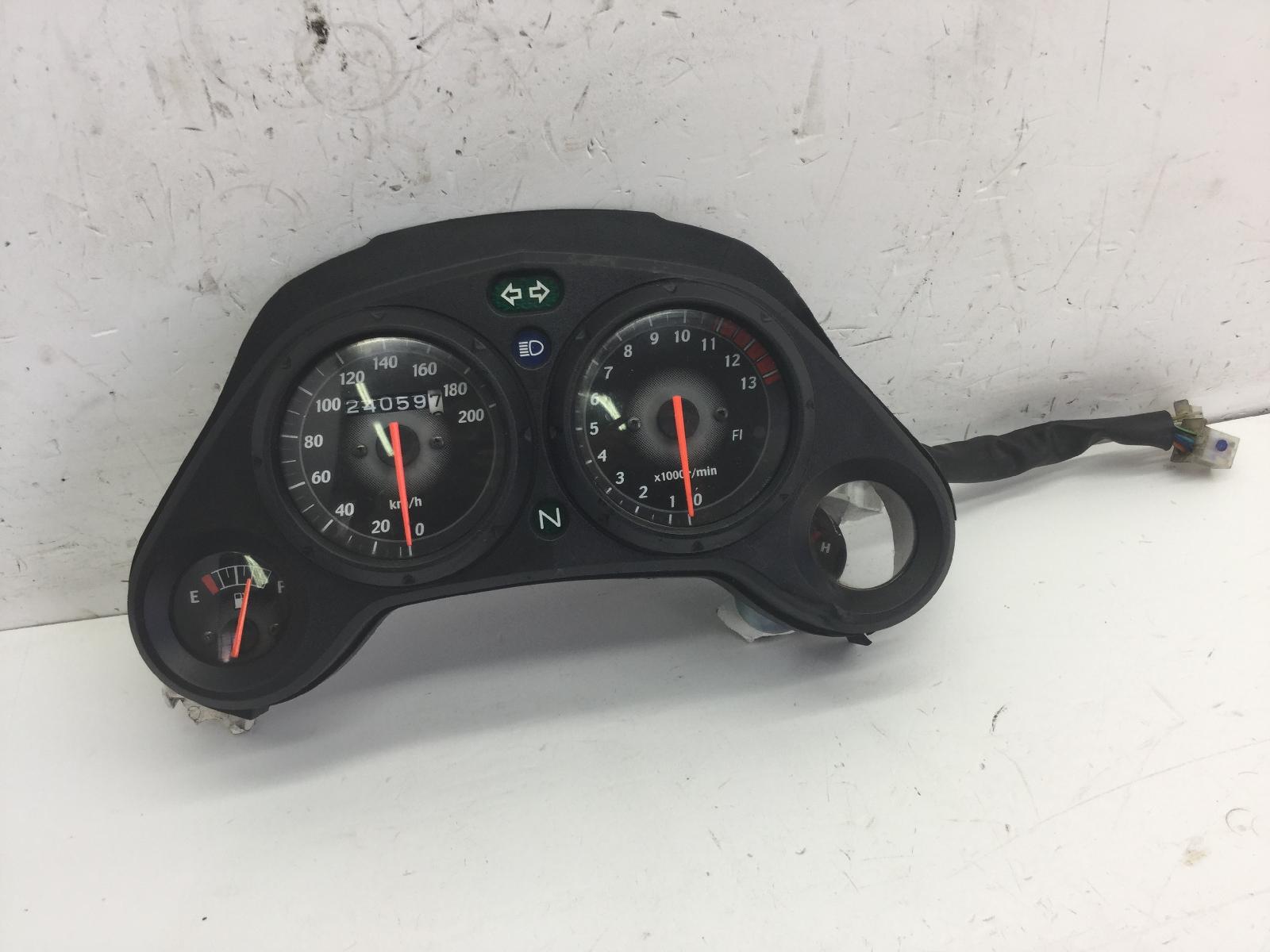 Honda cbr r 125 strumentazione contachilometri danneggiata per ricambi 2007 2007 mlhjc39a