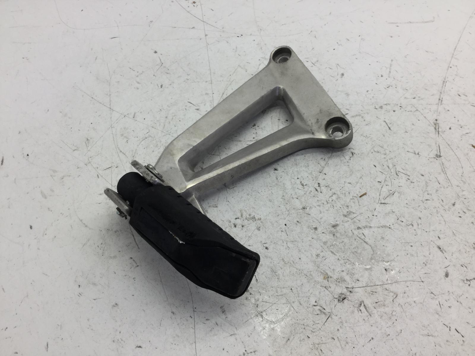 Honda cbr r 125 pedana posteriore sinistra e supporto 2007 2007 mlhjc39a