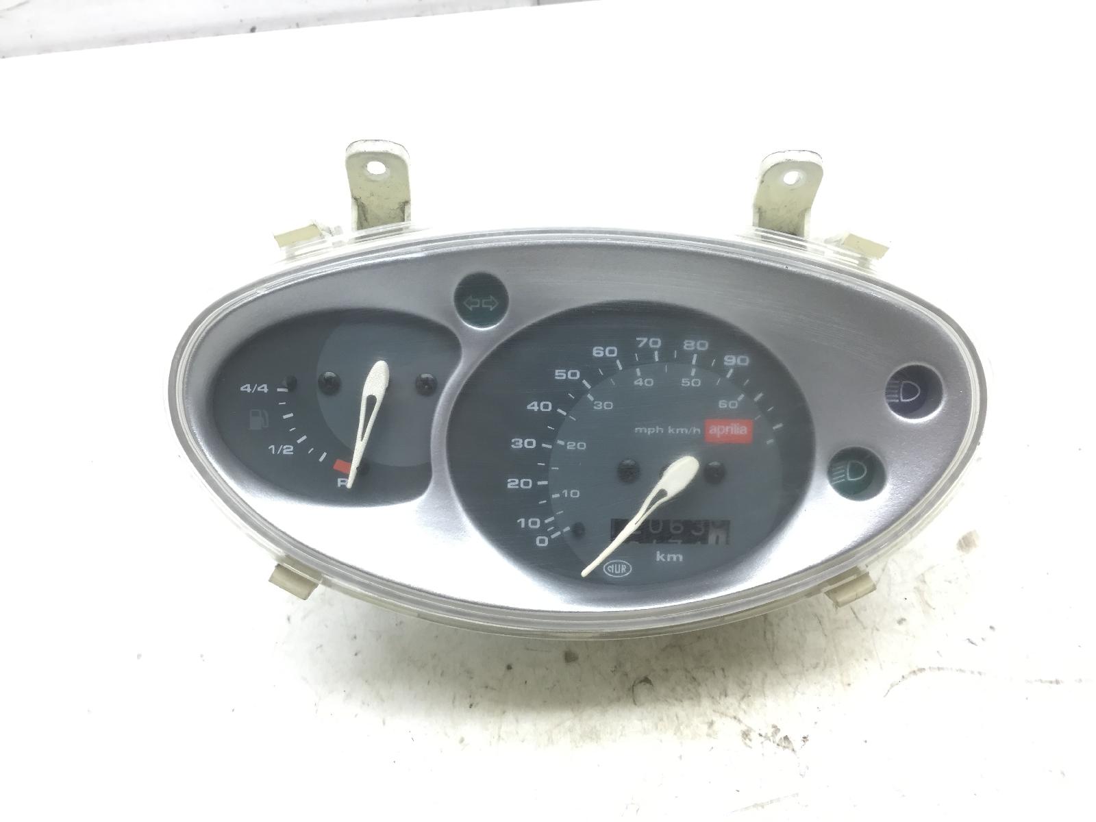 Aprilia scarabeo 4t 100 strumentazione contachilometri con difetti calore 2005 2005 va000