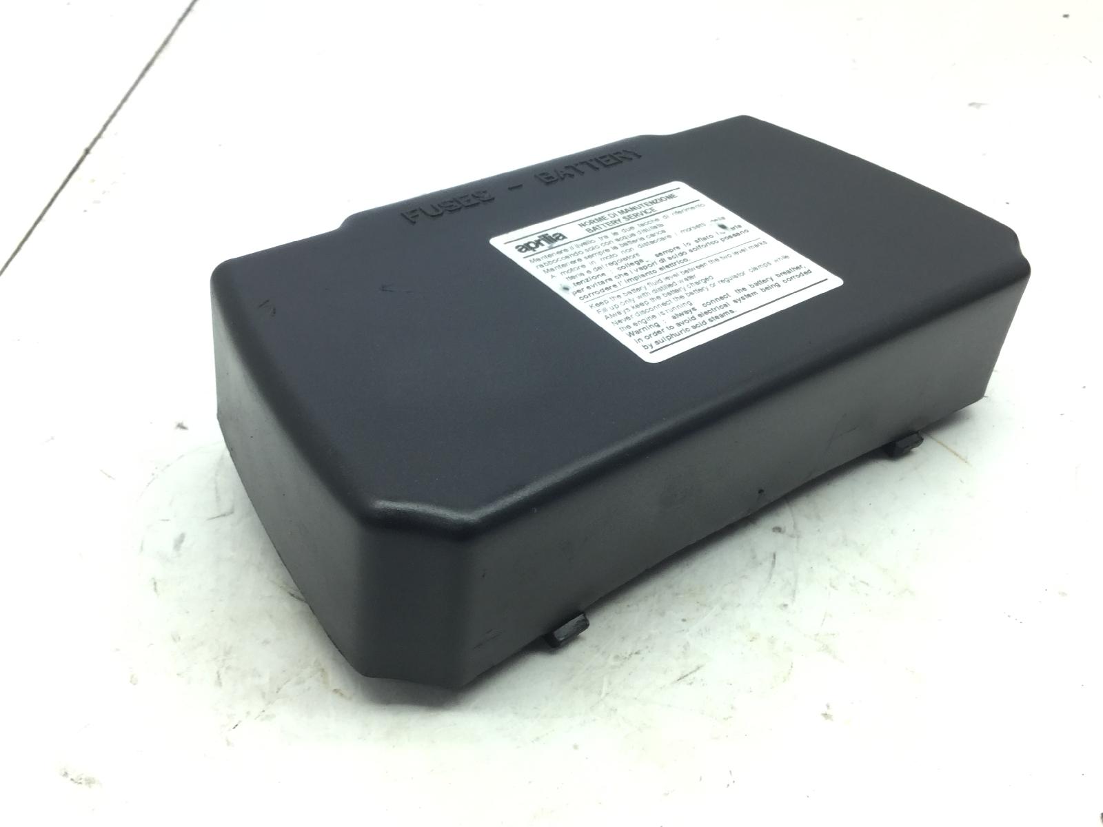 Aprilia scarabeo 4t 100 tappo coperchio vano batteria 2005 2005 va000