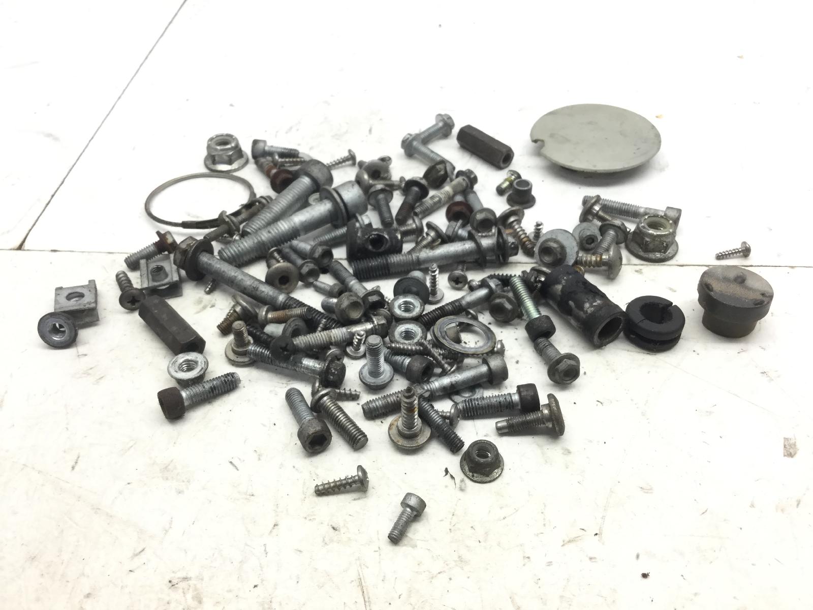 Aprilia scarabeo 4t 100 kit viti bulloni bulloneria telaio assortita 2005 2005 va000