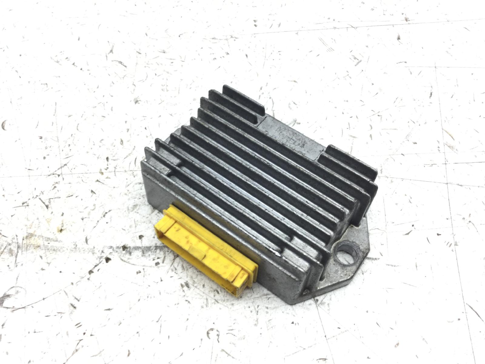 Piaggio zip 2t 50 regolatore di tensione 2000 2004 c25000
