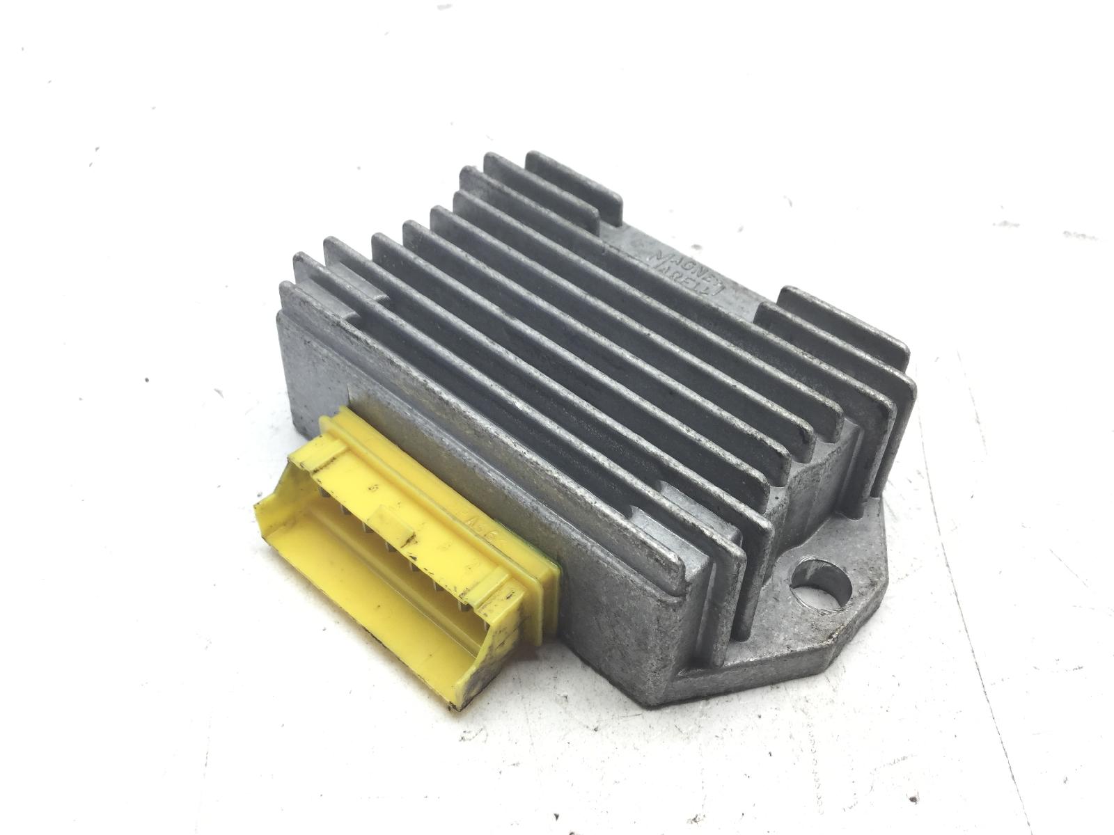 Piaggio zip 2t 50 regolatore di tensione corrente 2000 2004 c25000