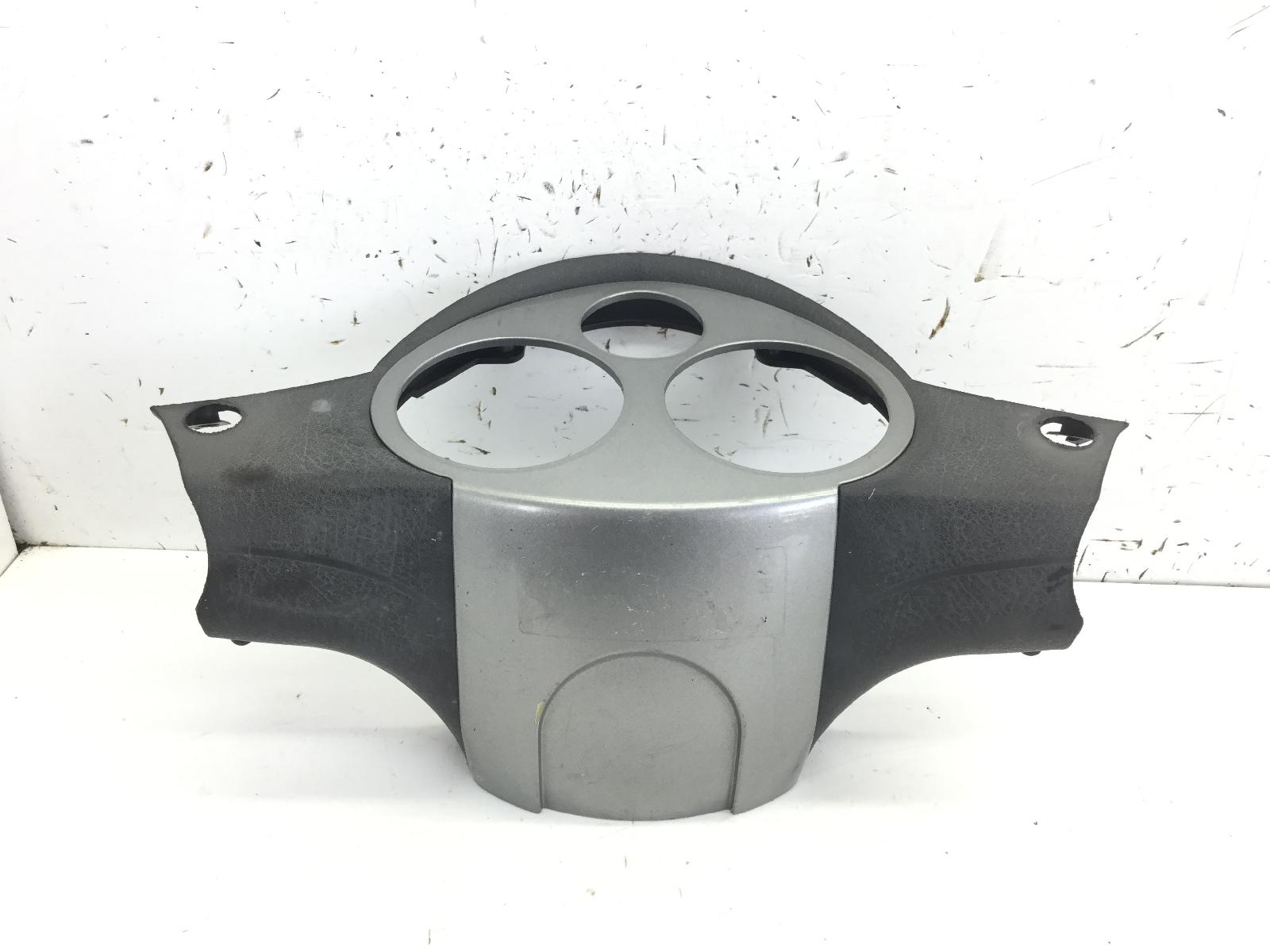 Piaggio carnaby 200 carena manubrio posteriore - piccola crepa e rottura 2007 2008 m60100