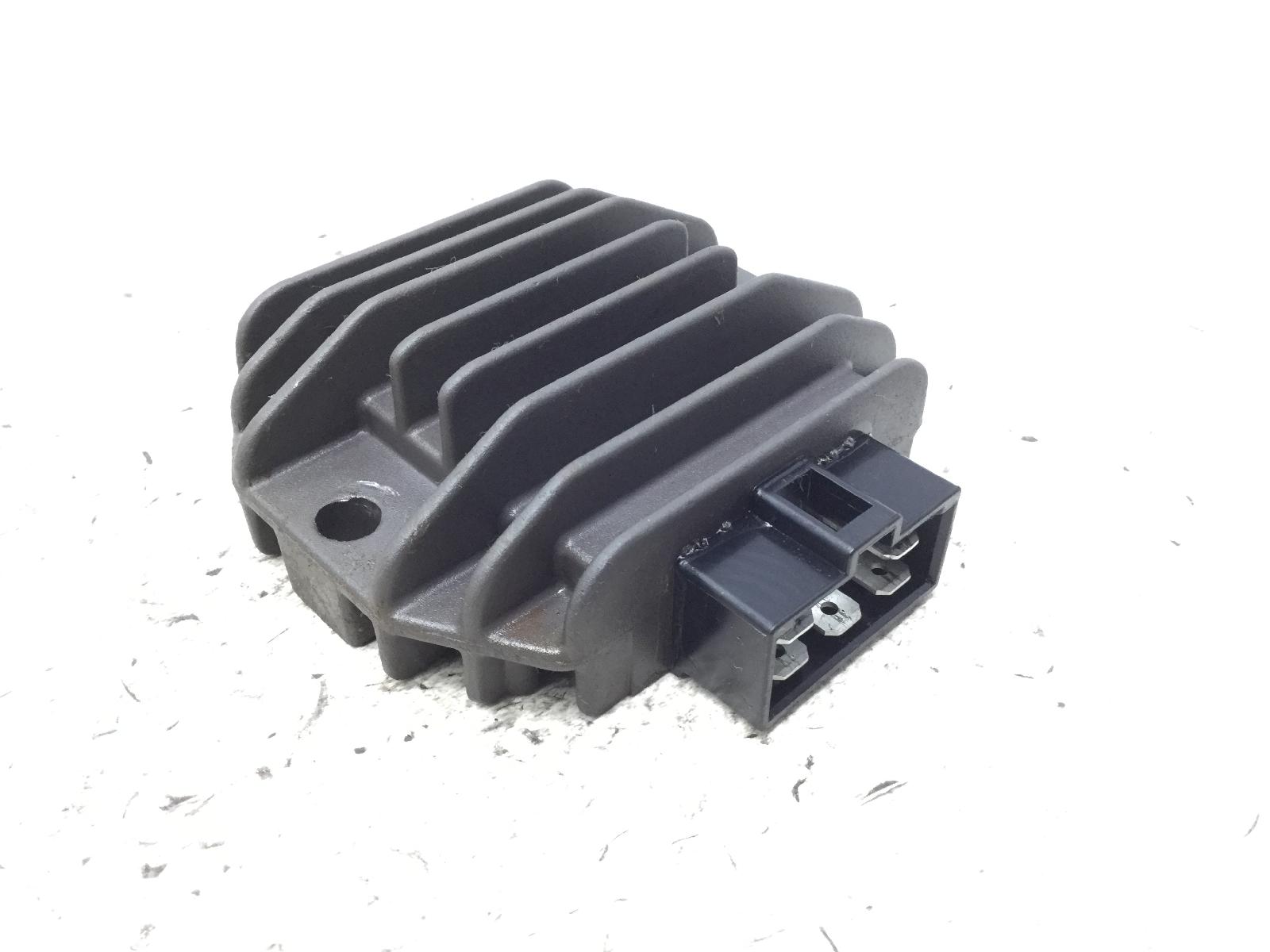 Piaggio carnaby 200 regolatore di tensione impianto elettrico 2007 2008 m60100