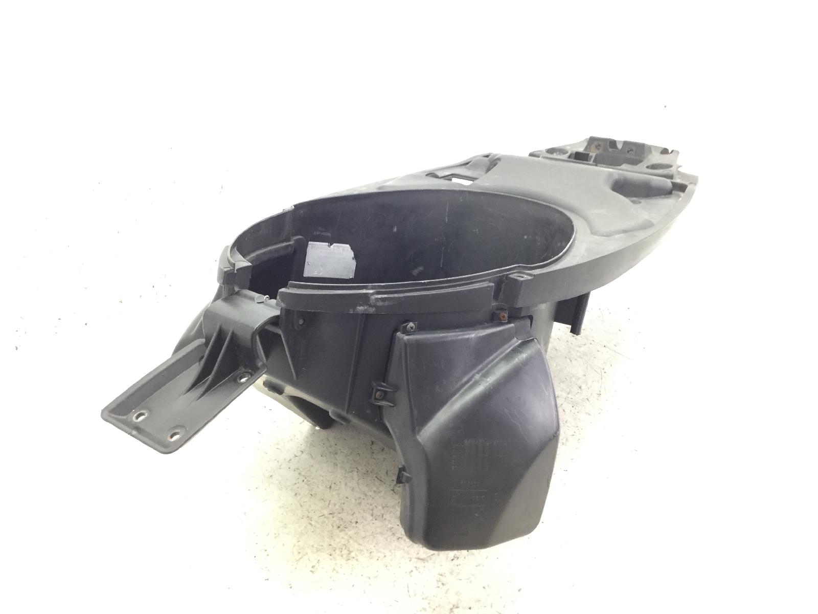 Piaggio carnaby 200 carena vano sottosella portacasco 2007 2008 m60100