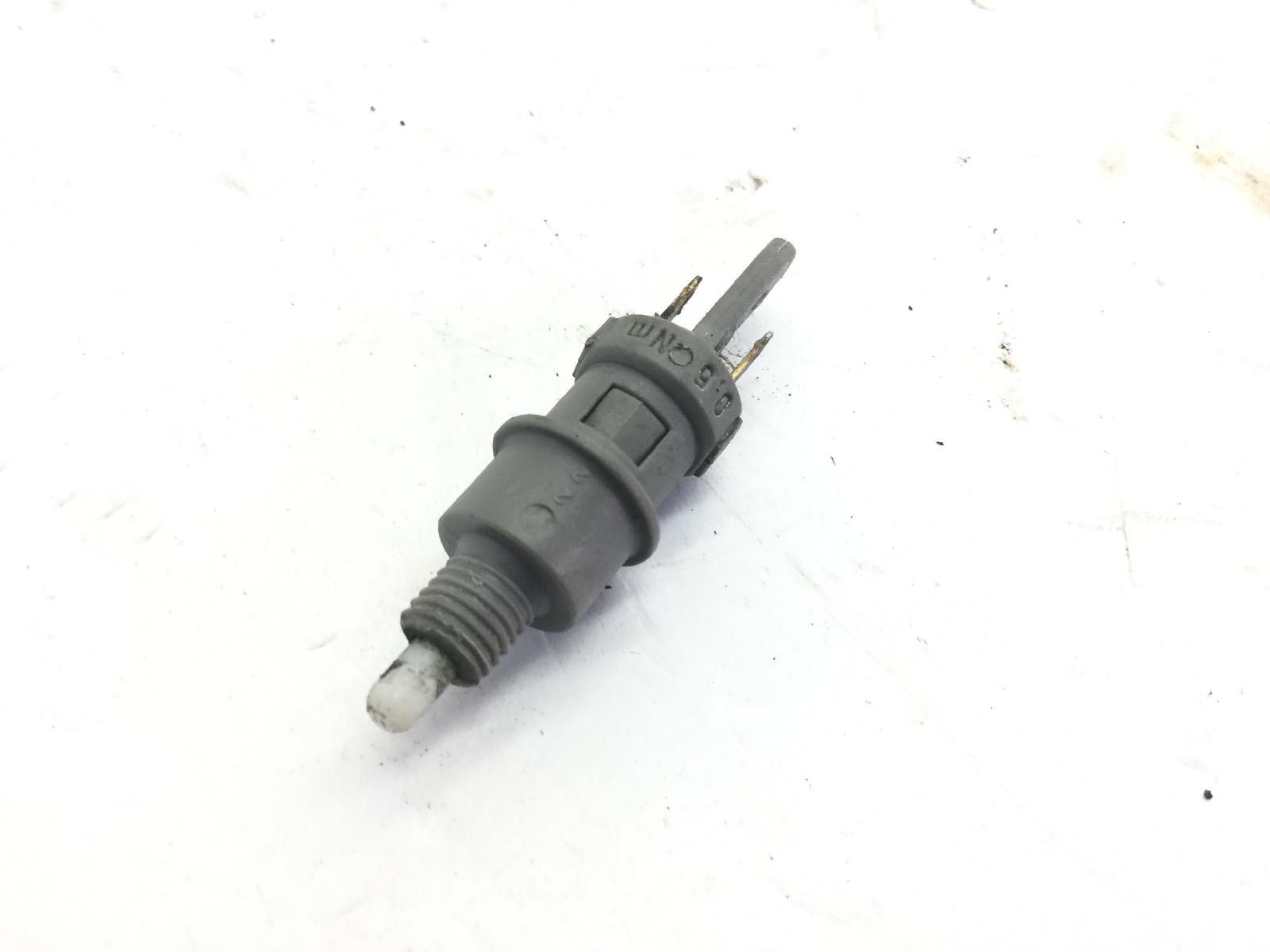 Peugeot looxor 2t 50 interruttore sensore stop anteriore destro 2001 2006 vgab1aaba