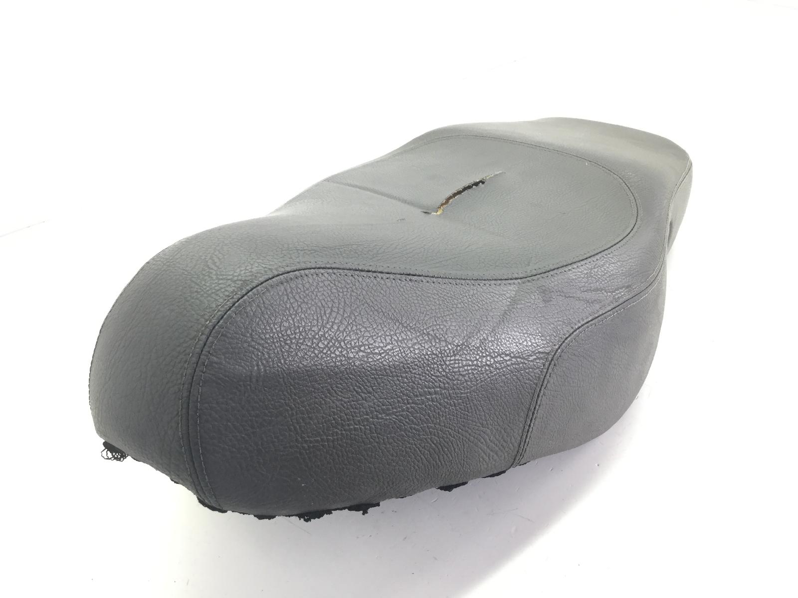 Aprilia scarabeo 4t 100 sella saddle - strappo su fodera 2001 2004 sa000