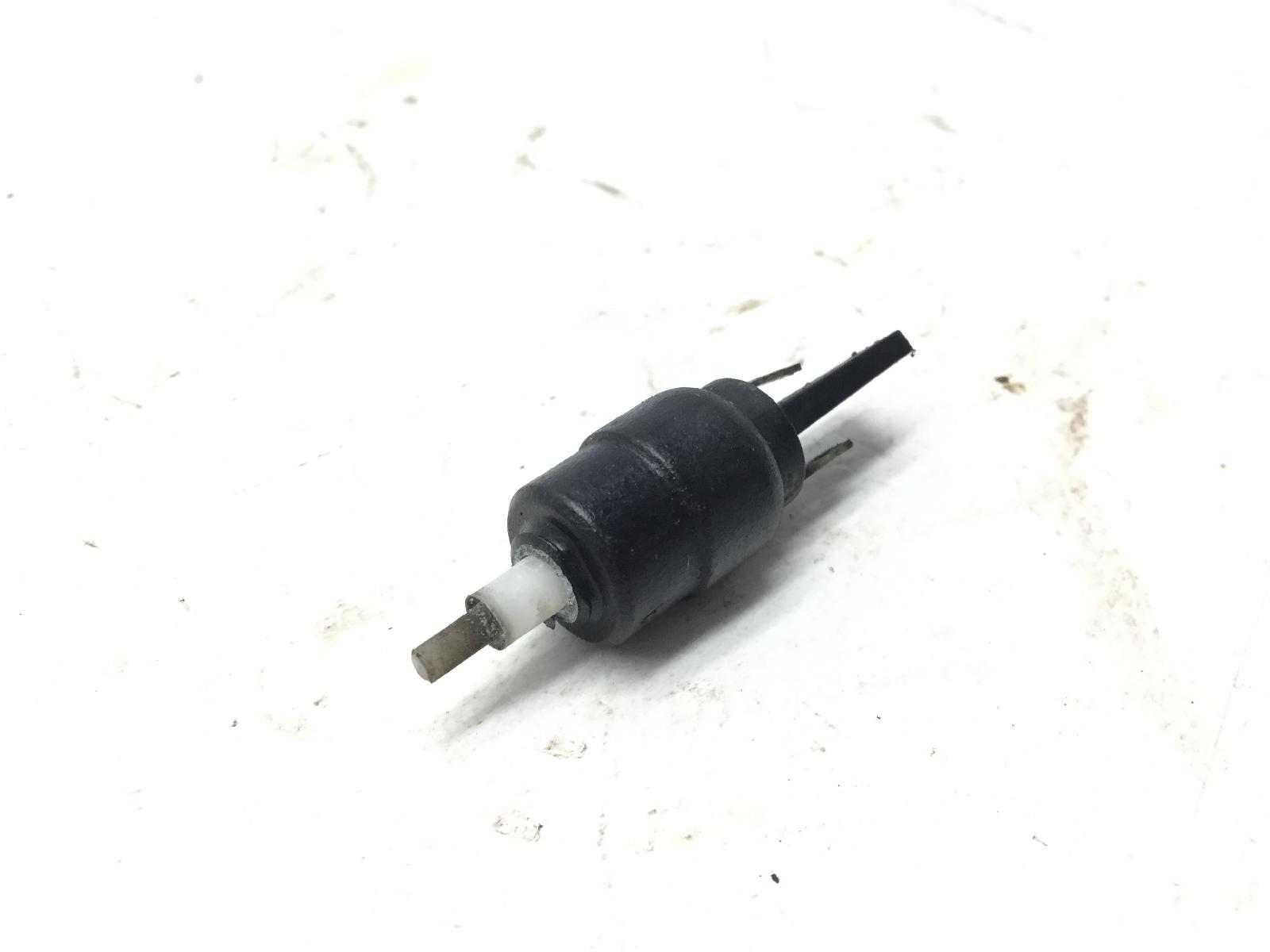 Aprilia scarabeo 4t 100 sensore stop microstop freno anteriore destro 2001 2004 sa000