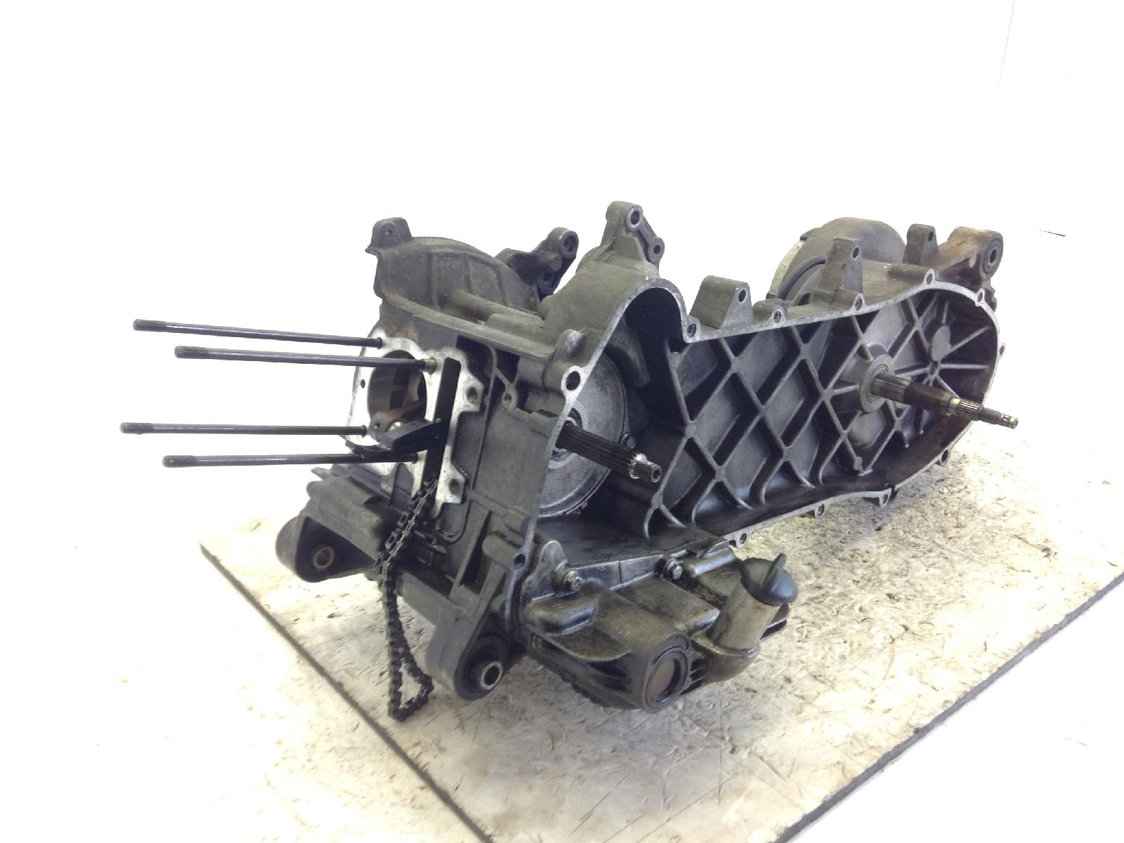 Aprilia scarabeo 4t 100 carter motore albero e ingranaggi - mod. m223m 2001 2004 sa000