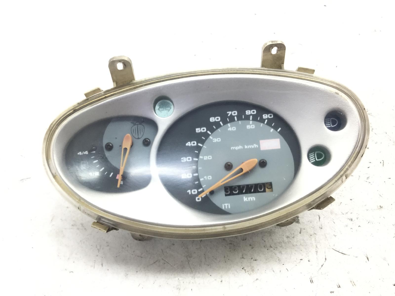 Aprilia scarabeo 4t 100 strumentazione contachilometri tachimetro 2001 2004 sa000
